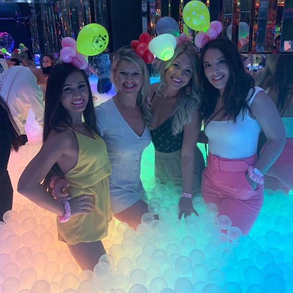 In 💗 with a lifestyle I can’t afford😊 - Picture 5 of 7